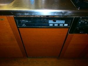 日立製食器洗い乾燥機　EKW-452