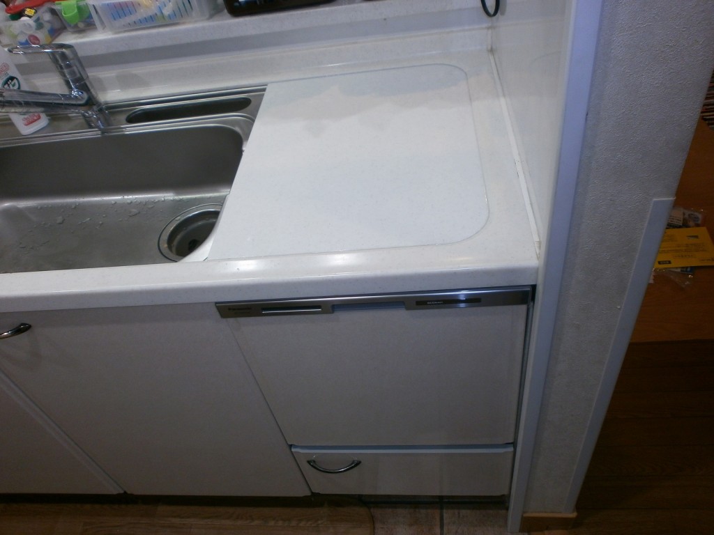 Panasonic製食器洗い乾燥機 NP-45MS6W