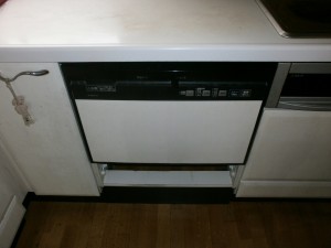 パナソニック製食器洗い乾燥機　NP-P60FP1AA