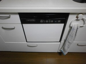 TOTO製食器洗い乾燥機　KNMW045PBB