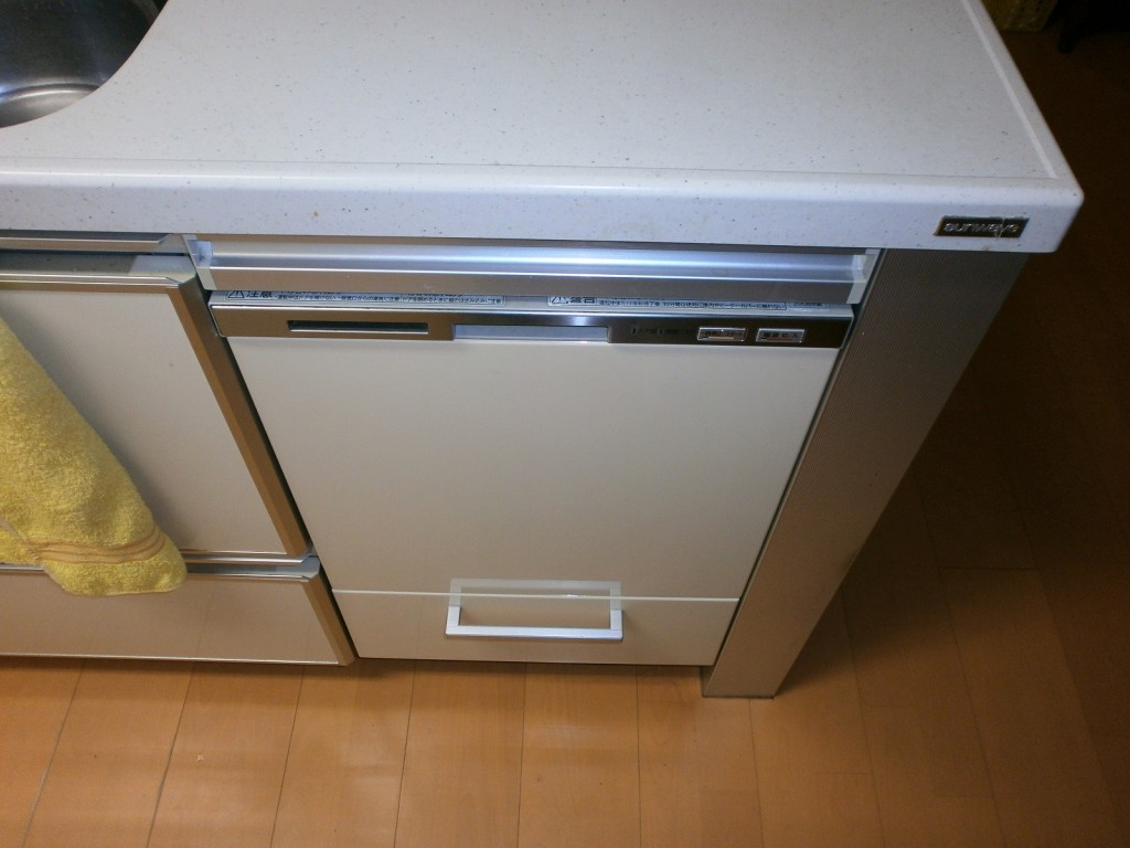 Panasonic製食器洗い乾燥機 NP-45MS6W
