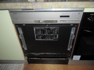 ナショナル製食器洗い乾燥機　NP9220BW