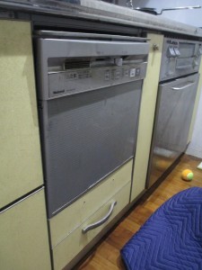 パナソニック製食器洗い乾燥機　NP-P45F1S1