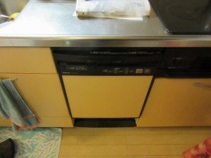 パナソニック製食器洗い乾燥機　NP-P45FD1P