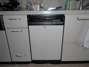 日立製食器洗い乾燥機　EKW-453N
