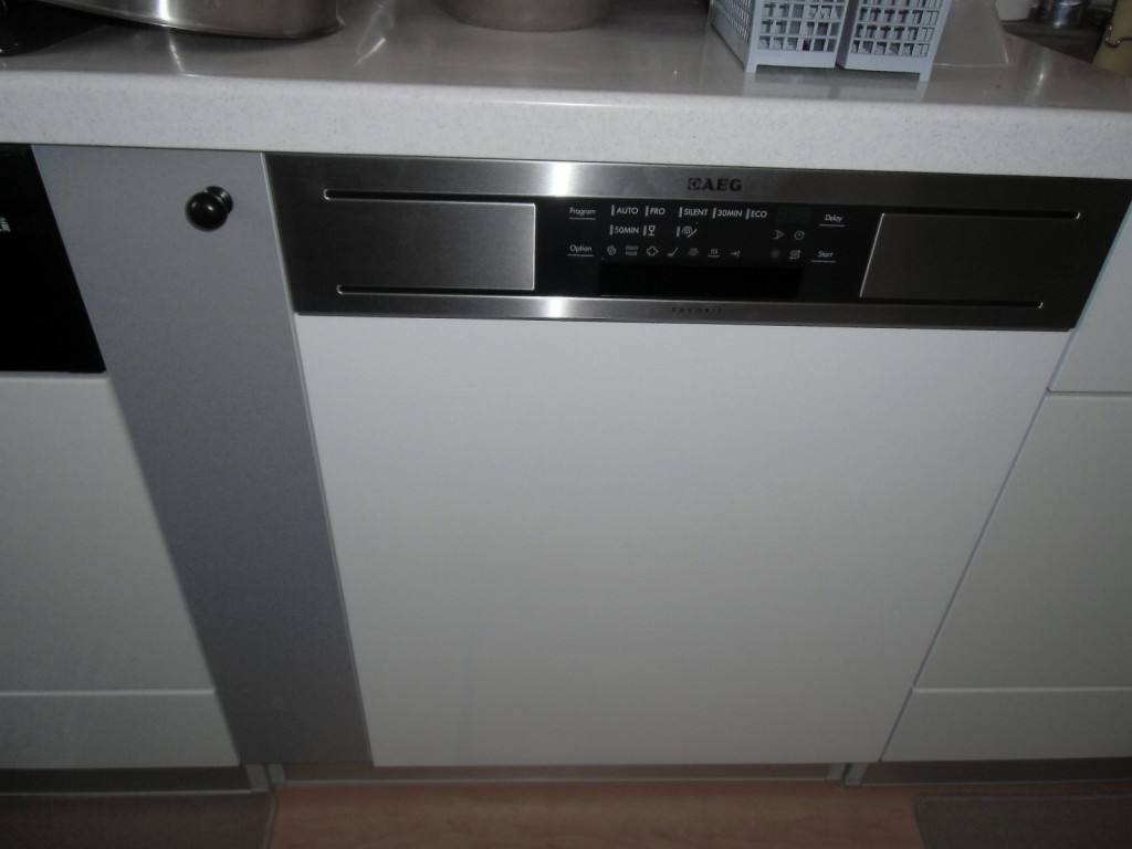AEG製食器洗い乾燥機　F88060IMOP