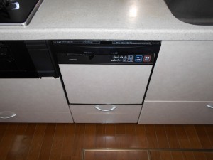 パナソニック製食器洗い乾燥機　NP-P45X1P1