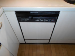 パナソニック製食器洗い乾燥機　MA-D451-D