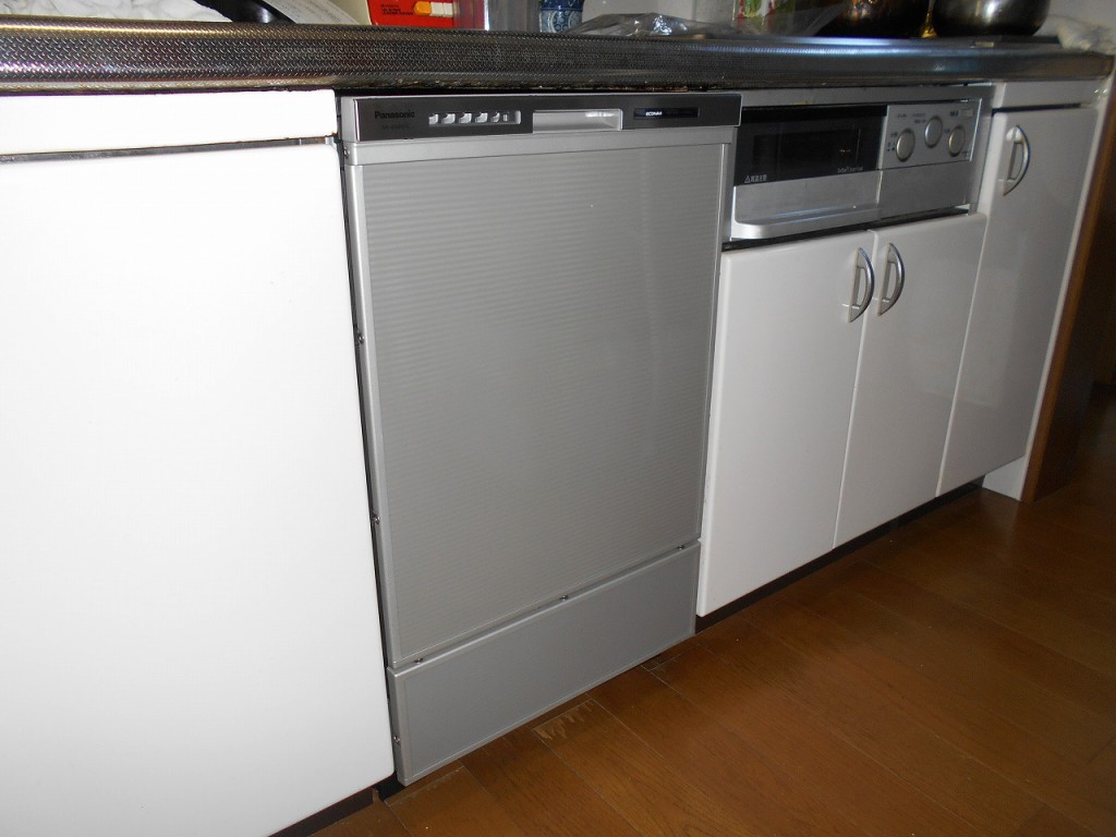 Panasonic製食器洗い乾燥機 NP-45MD7S