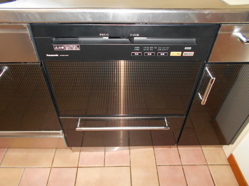 Panasonic製食器洗い乾燥機 NP-P60V1PKPK　