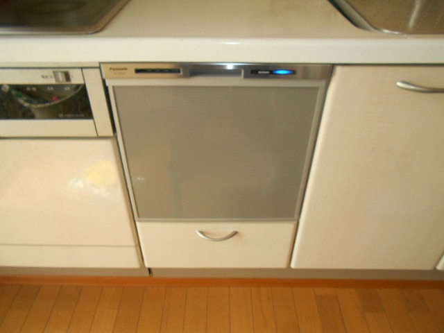 Panasonic製食器洗い乾燥機　NP-45MS8S　
