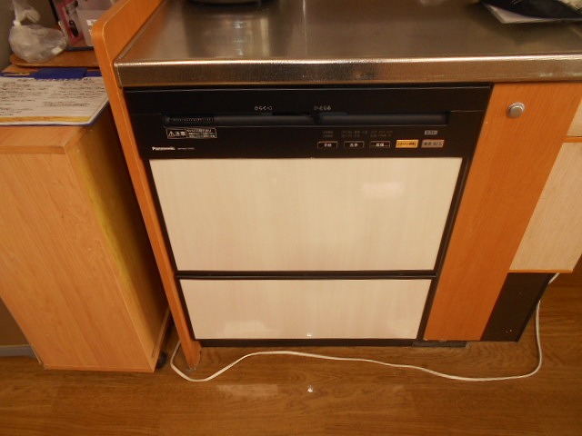 Panasonic製食器洗い乾燥機　NP-P60V1PKPK