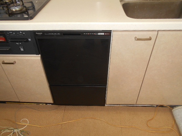 Panasonic製食器洗い乾燥機　NP-45RS7K