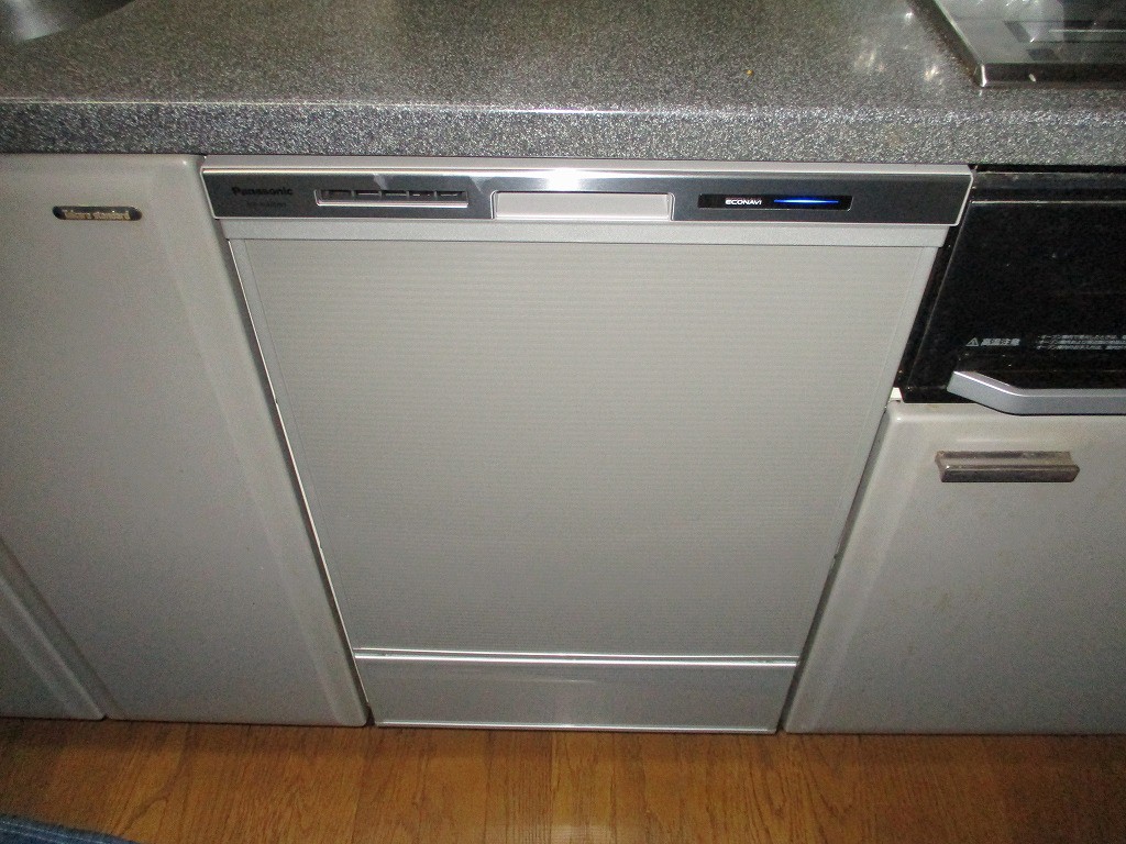 Panasonic製食器洗い乾燥機　 NP-45MD9S 　