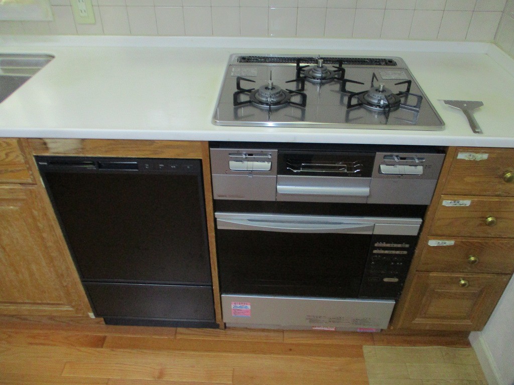 リンナイ製食器洗い乾燥機 　RSW-F402CA-B (ブラック）